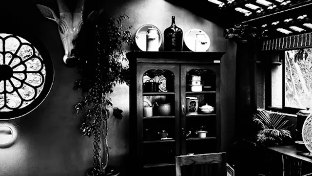 The Café at Saanchi - Authentic Persian Cuisine & Silk Route Aroma - Dining Experience