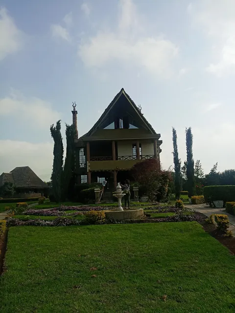 Giraffe Ark Game Lodge