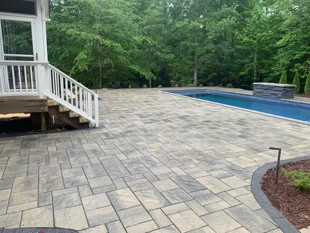 Infinity Pool & Outdoor Living