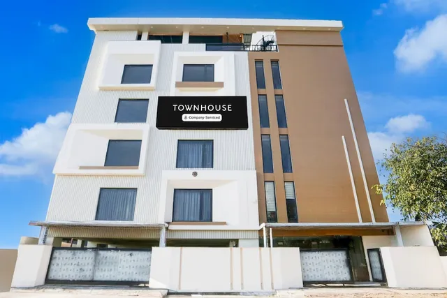 Super Townhouse ISBT Dehradun
