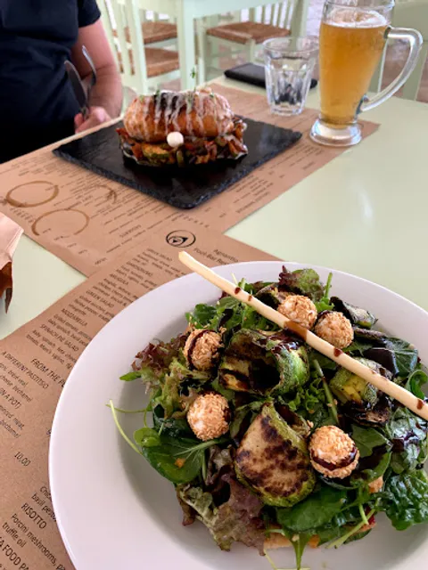 Agnantio Pool-Bar Restaurant