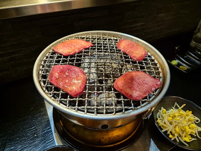 炭火焼肉 いずみの
