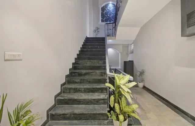 Super Townhouse Oak Nirman Nagar Mansarovar The Tulip Regency