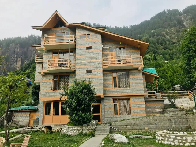 OYO 4782 Manzana Woodlet Cottage