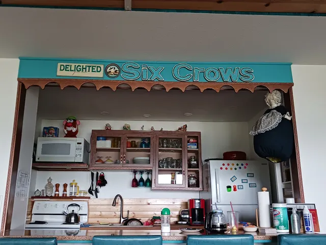 Six Crows Bed & Breakfast & Retreat House