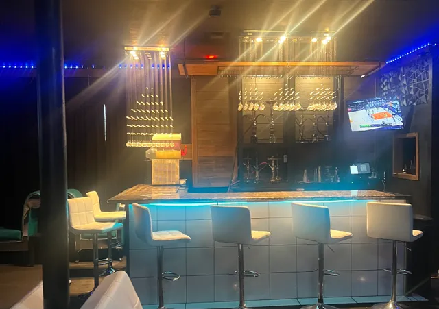 Supreme Bar & Lounge