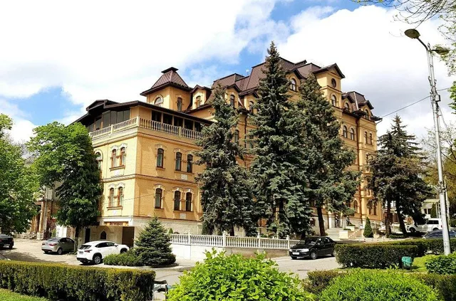 Spa-Otel' "Bristol'"