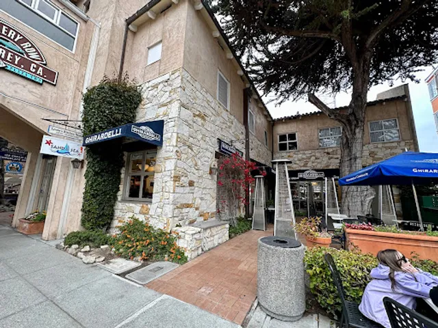 Ghirardelli Ice Cream & Chocolate Shop