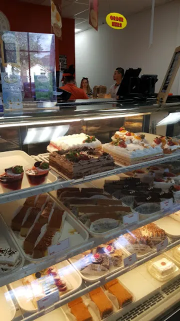 Mecatos Bakery & Café