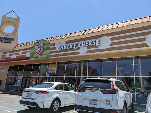 Chuck E. Cheese