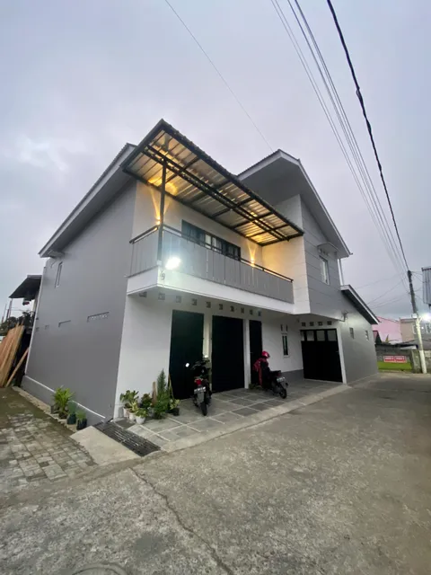 Madina Monochrome Homestay dan Kost Wonosobo