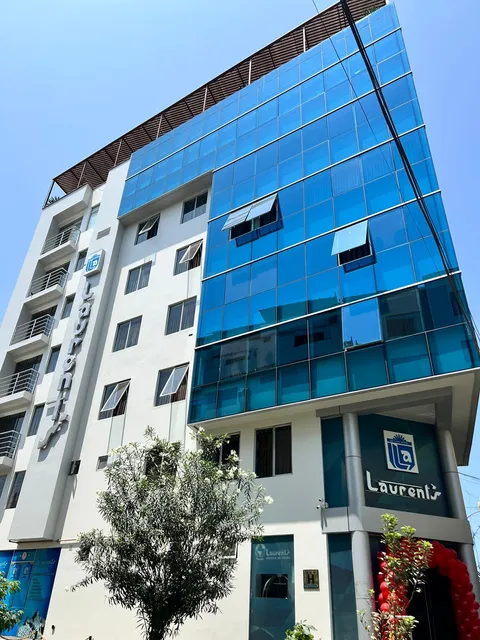 Laurent's Deluxe Hotel