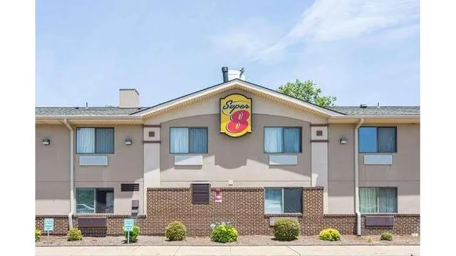 Super 8 by Wyndham Hampton