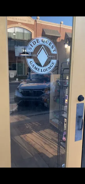 Side Quest Game Lounge