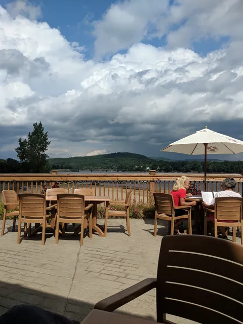 Sport Island Pub & Restaurant