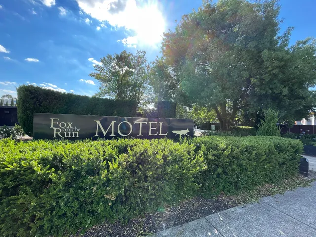 Fox On The Run Motel