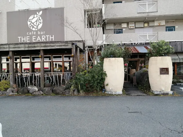 cafe bar THE EARTH