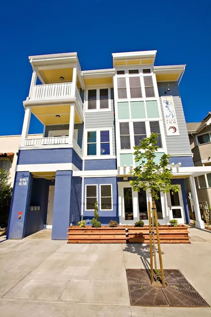 Pacific Blue Inn