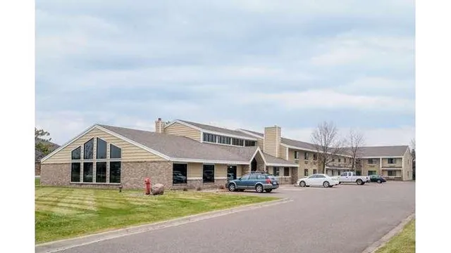 Days Inn & Suites by Wyndham Baxter Brainerd Area