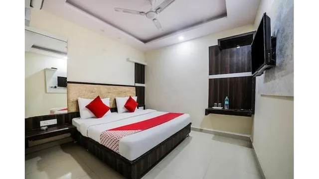 OYO 36716 Arjun Deluxe Guest House