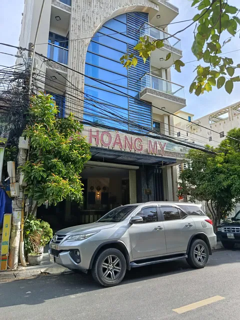 Khách sạn Hoàng My