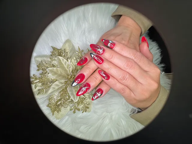 French Nail Designs & Spa