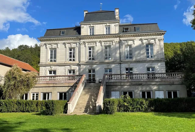 Chateau De Sermizelles