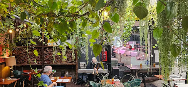 Portone Woodfired Pizza & Bar