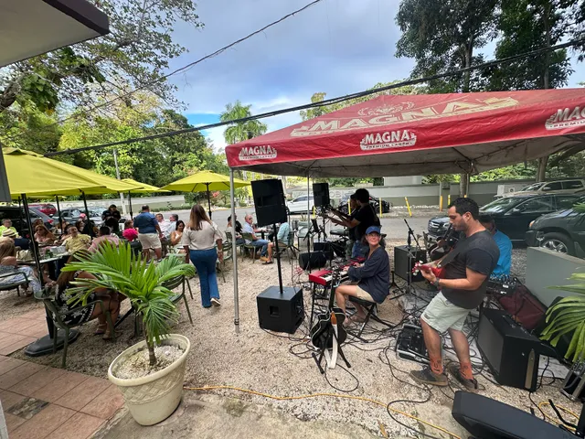 Albahaca Pizza-Tapas-Bar