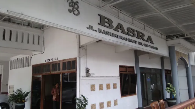 Hotel & Restaurant Basra