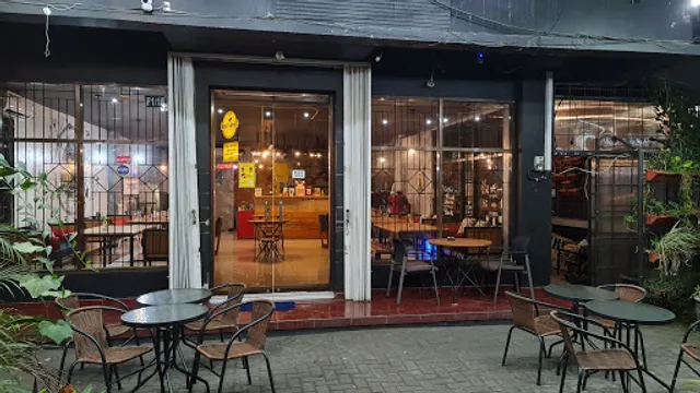 THINK TANK Coffee & Working