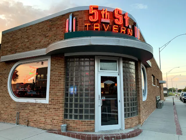 Fifth St Tavern