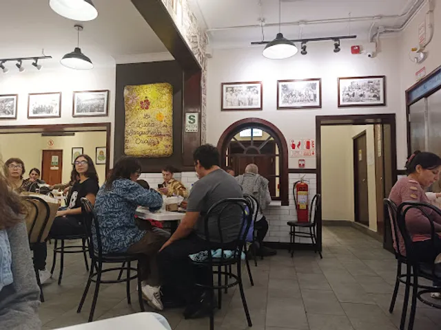 La Lucha Sangucheria Criolla