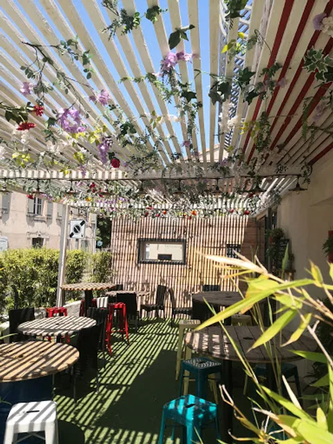 La cantine des grands