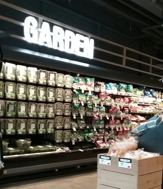 GIANT Heirloom Market