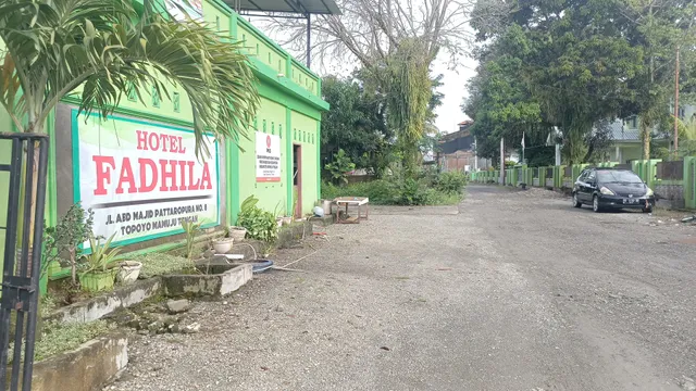 Hotel Fadhila Topoyo