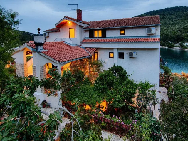 Apartments Malo Lago, Lastovo