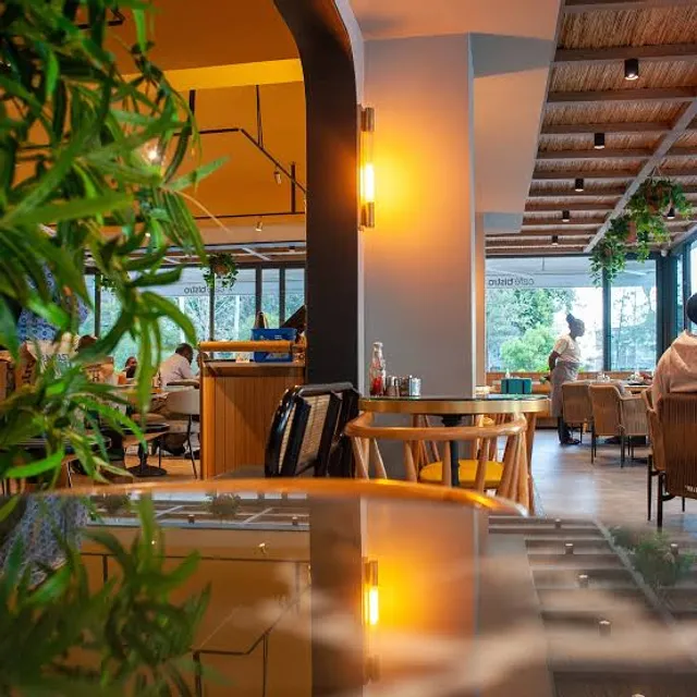 Cafe Bistro