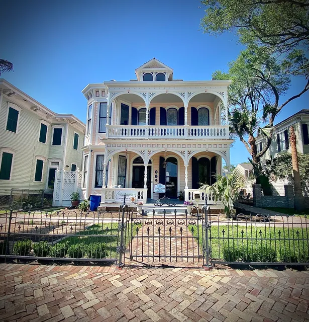 Coppersmith Inn Bed & Breakfast