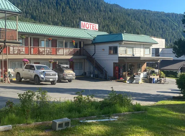 Parkside Resort Motel