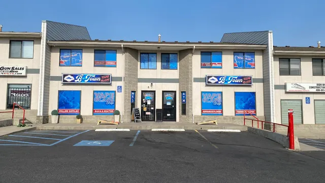 B-Town Vapes & Glass- Heights