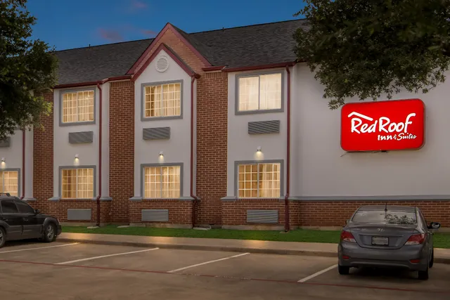 Red Roof Inn & Suites Euless - DFW Airport Southwest