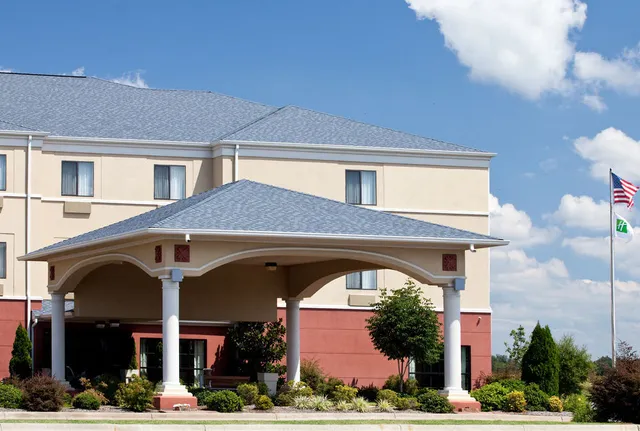 Holiday Inn Express & Suites Lonoke I-40 (Exit 175), an IHG Hotel