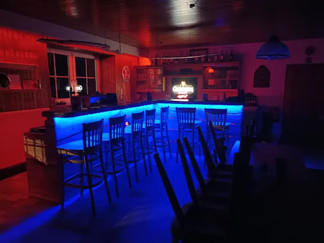 McMahon's B'Irish Pub