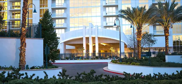 Jet Luxury @ The Signature Condo Hotel