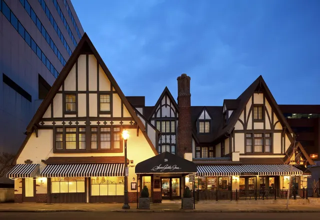 Seven Gables Inn, St. Louis West, a Tribute Portfolio Hotel