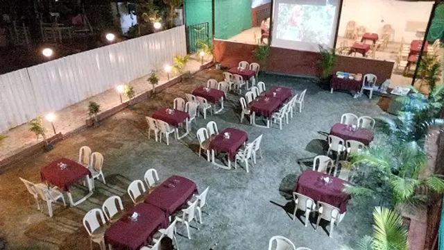 4 Seasons Family Garden Restaurant