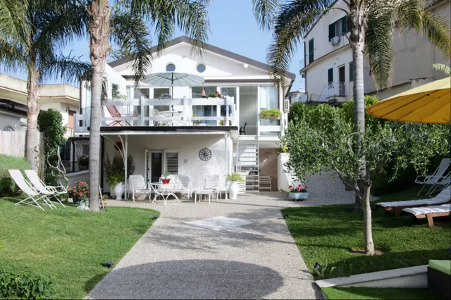 Villa Volli Three Rooms B&B