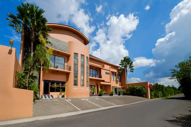 AMELIA D. ART DECO SUITES