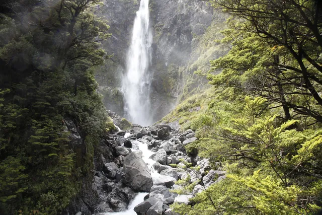 Devils Punchbowl Waterfall